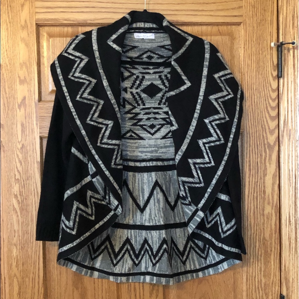 Keren hart cardigan sweater